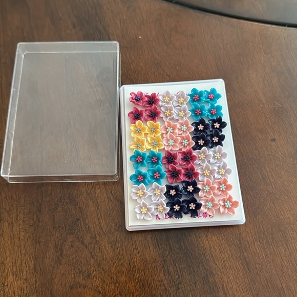 Flower fashion earrings NIB - Picture 1 of 3
